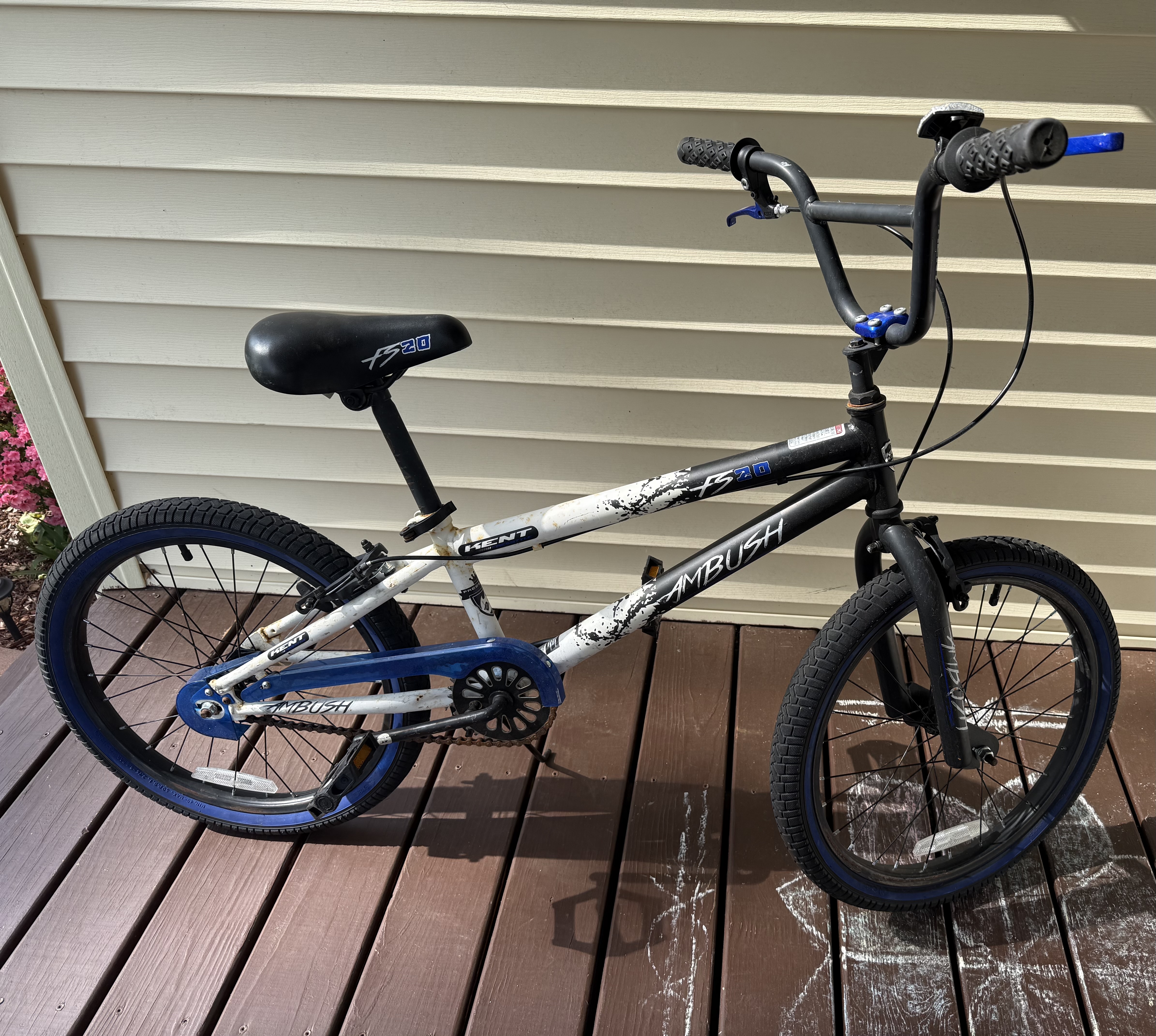 20 inches Kent Bicycle Chaos Child Bicycle - Blue, Black and White